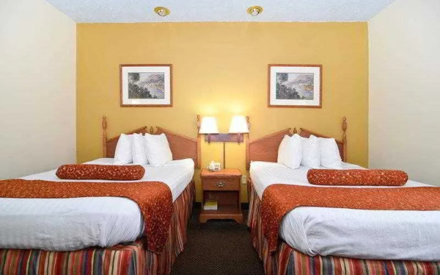photo 4 of Red Roof Inn & Suites Clinton MS