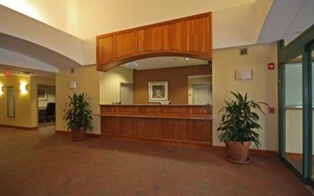 photo 2 of Best Western River Inn