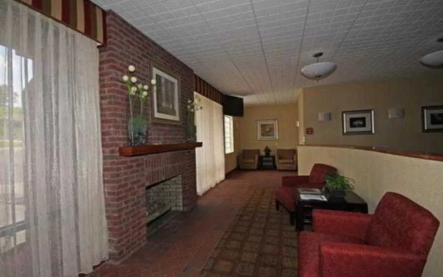 photo 3 of Best Western River Inn