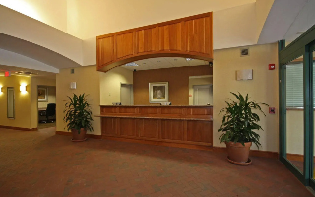 photo 2 of Super 8 By Wyndham Natchez