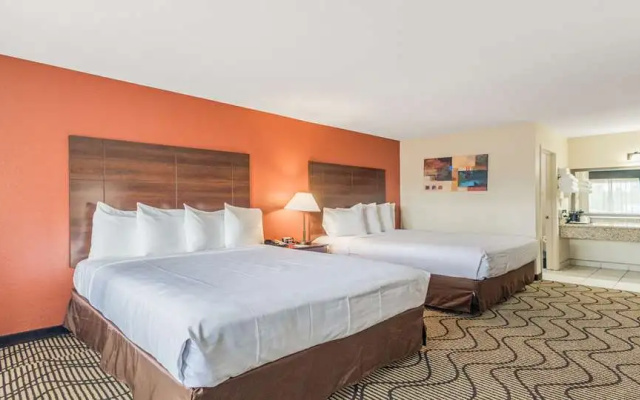 photo 3 of Best Western Roseville Inn