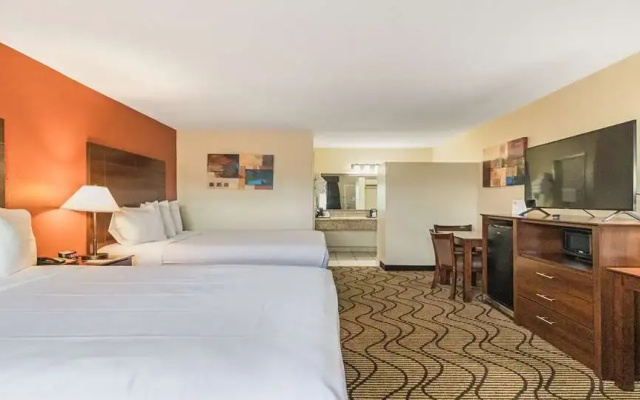 photo 4 of Best Western Roseville Inn