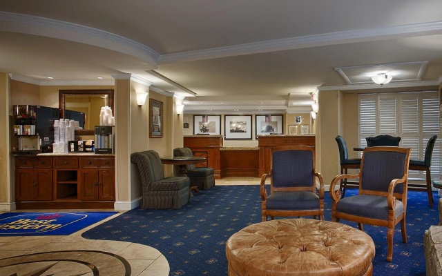 photo 2 of Red Lion Hotel Rosslyn Iwo Jima