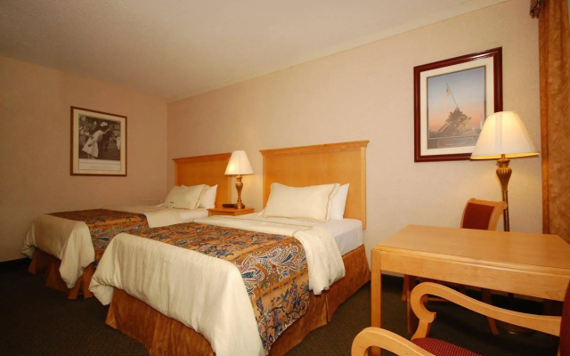 photo 3 of Red Lion Hotel Rosslyn Iwo Jima