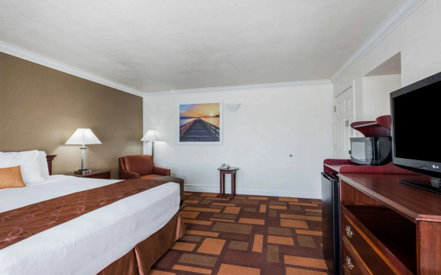 photo 5 of Days Inn & Suites by Wyndham Lodi