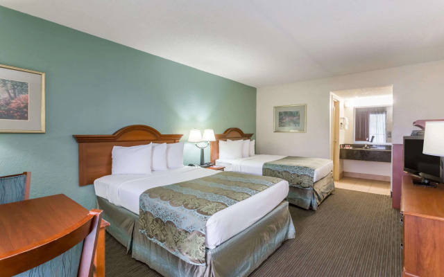 photo 2 of Baymont by Wyndham Sarasota