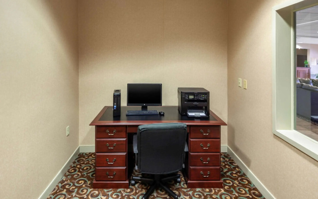 photo 3 of Quality Inn Smyrna