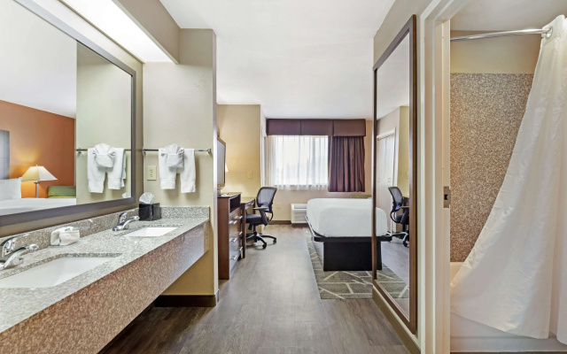 photo 4 of Best Western Inn & Suites