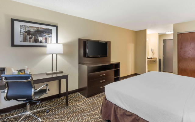 photo 5 of Best Western St. Louis Inn