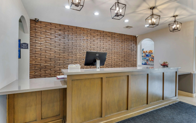 photo 2 of Best Western Sugarland Inn