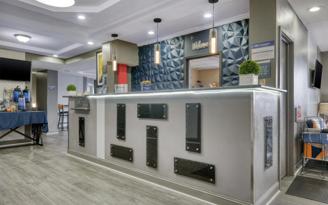photo 2 of Best Western The Inn At Rochester Airport