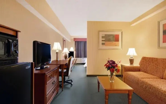 photo 3 of Best Western The Mainstay Inn