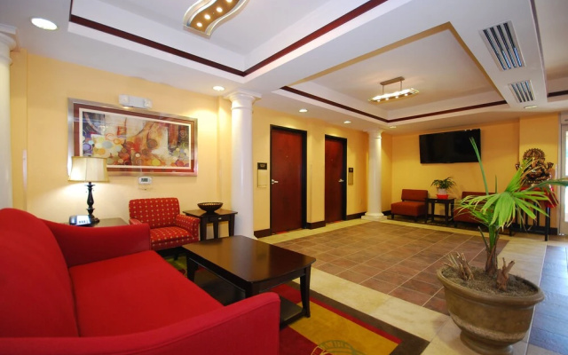 photo 2 of Paradise Inn & Suites
