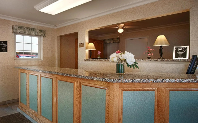 photo 2 of Best Western University Lodge