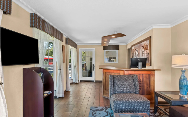 photo 3 of Best Western University Lodge