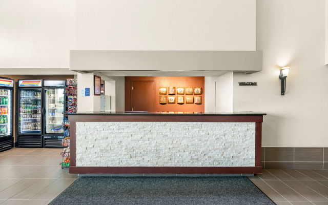photo 2 of Best Western West Towne Suites