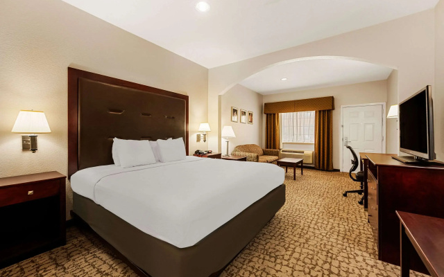 photo 4 of Quality Inn & Suites
