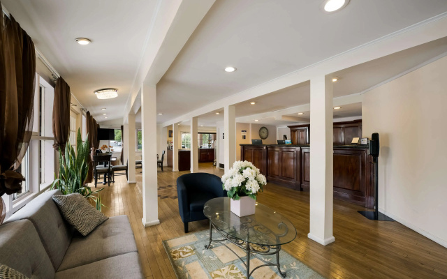 photo 2 of SureStay Plus by Best Western Woodbury Inn