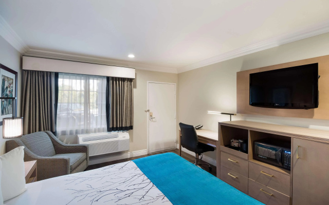 photo 4 of Best Western Woodland Hills Inn