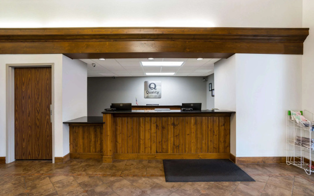 photo 2 of Quality Inn & Suites Monterey I-40