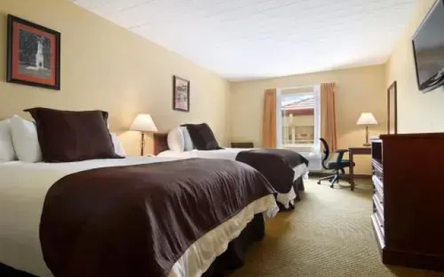 photo 4 of Bethel Inn & Suites