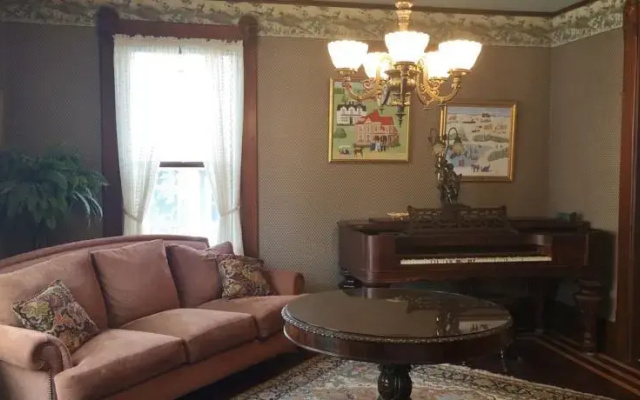 photo 2 of Betsy's Bed & Breakfast