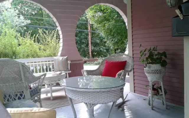 photo 5 of Betsy's Bed & Breakfast