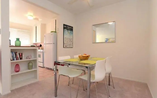 photo 4 of Beverly Center One Bedroom Apartment