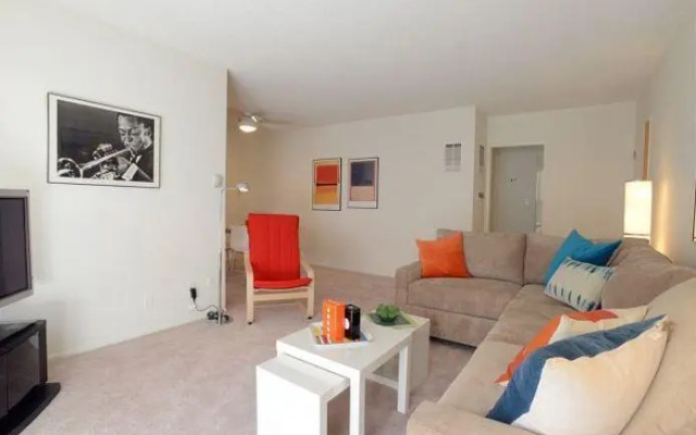 photo 5 of Beverly Center One Bedroom Apartment