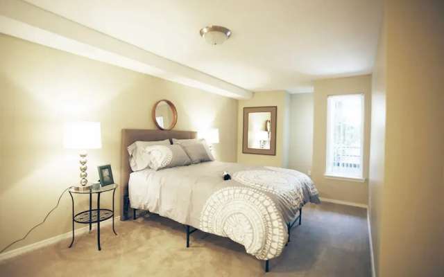 photo 5 of Beverly Condos by Barsala