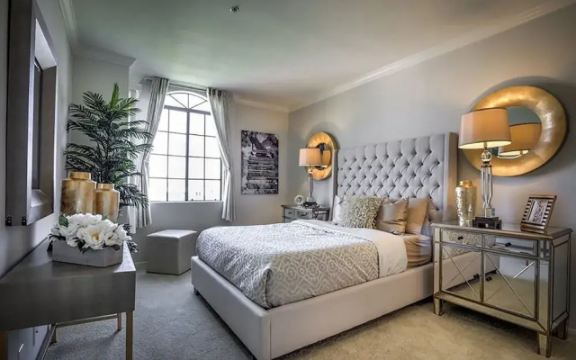 photo 5 of Beverly Hills Condos