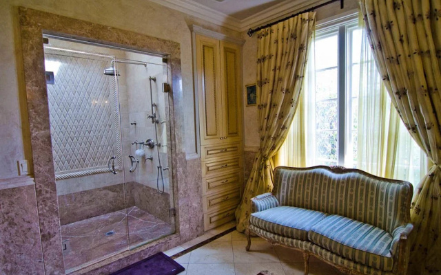 photo 2 of Beverly Hills Fab Estate