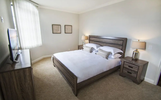photo 3 of Beverly Hills luxury 2 Bed 2 Bath