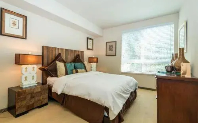 photo 5 of Beverly Hills luxury 2 Bed 2 Bath