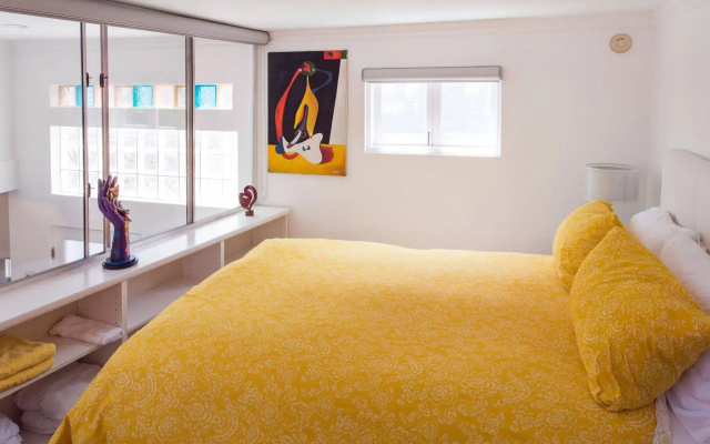 photo 2 of Beverly Hills Modern Guesthouse