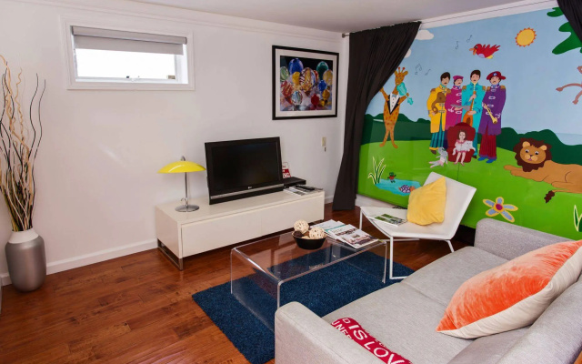 photo 3 of Beverly Hills Modern Guesthouse
