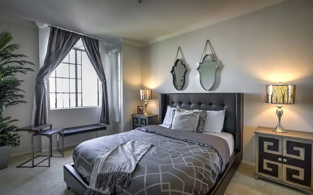 photo 5 of Beverly Hills Privilege
