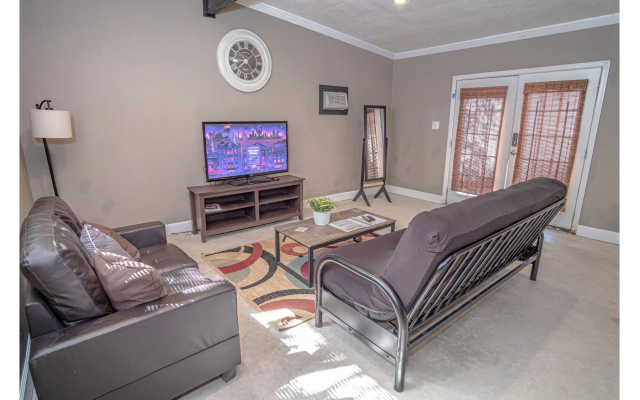 photo 2 of BIG Studio Near Downtown With All Amenities