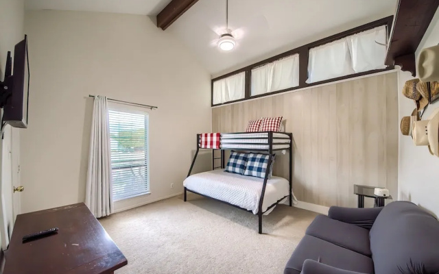 photo 5 of Big Tree View Tbm 112 2 Bedroom Condo by RedAwning