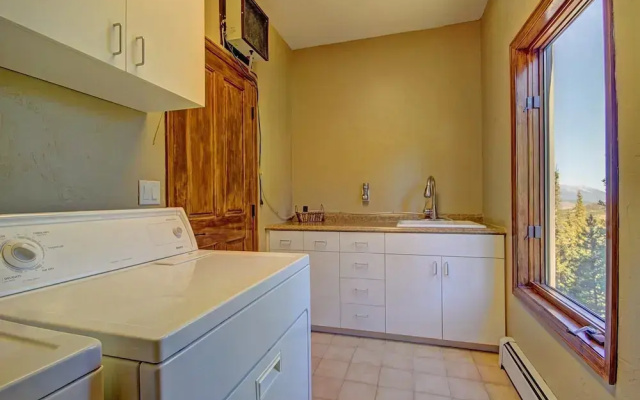 photo 5 of Big View Lodge 4 Bedroom Home