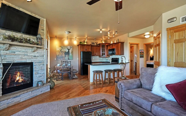 photo 2 of Bighorn Mountain 19b 2 Bedroom Condo by RedAwning