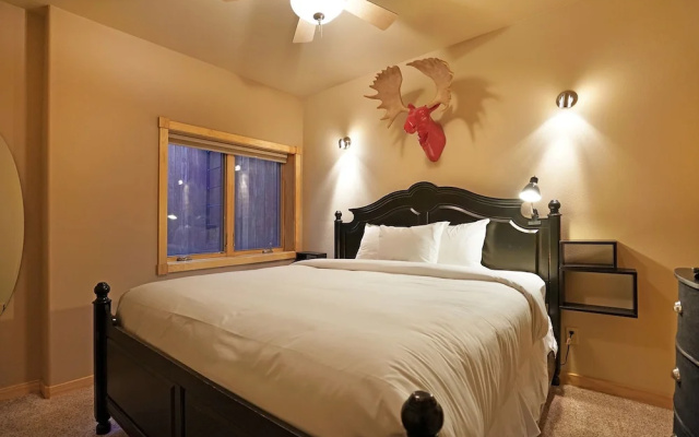 photo 3 of Bighorn Mountain 19b 2 Bedroom Condo by RedAwning