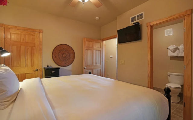 photo 4 of Bighorn Mountain 19b 2 Bedroom Condo by RedAwning
