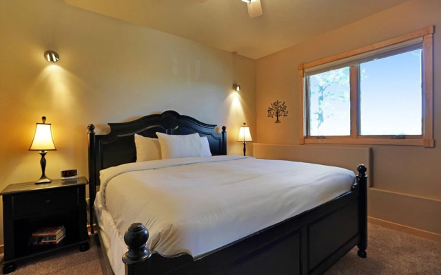 photo 5 of Bighorn Mountain 19b 2 Bedroom Condo by RedAwning