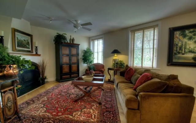 photo 5 of Biltmore Village Hideaway - 2 Br Condo