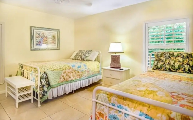 photo 5 of Bird Of Paradise 4 Bedroom Home by RedAwning