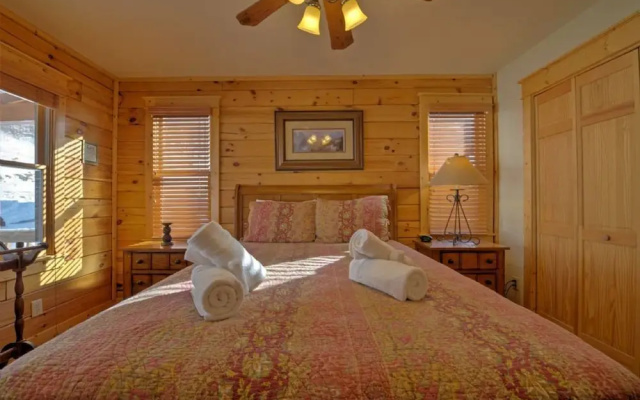 photo 5 of Black Bear Lodge at Scenic Wolf Resort - 3 Br Cabin