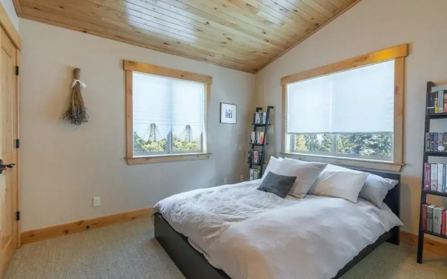 photo 3 of Black Diamond by Avantstay - Mountain Home in Tahoe Donner!