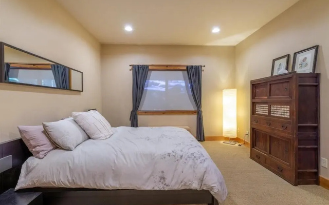 photo 4 of Black Diamond by Avantstay - Mountain Home in Tahoe Donner!