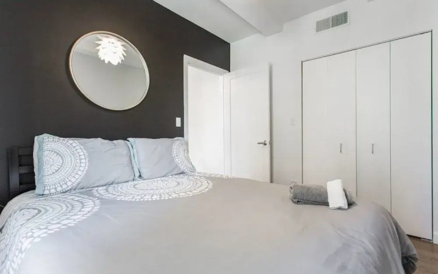 photo 2 of Black Walnut - Modern 1 BDR in Downtown